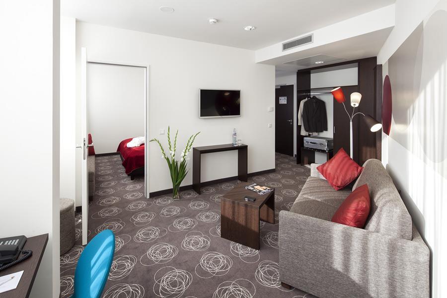 Webers - Das Hotel Im Ruhrturm Essen Room photo